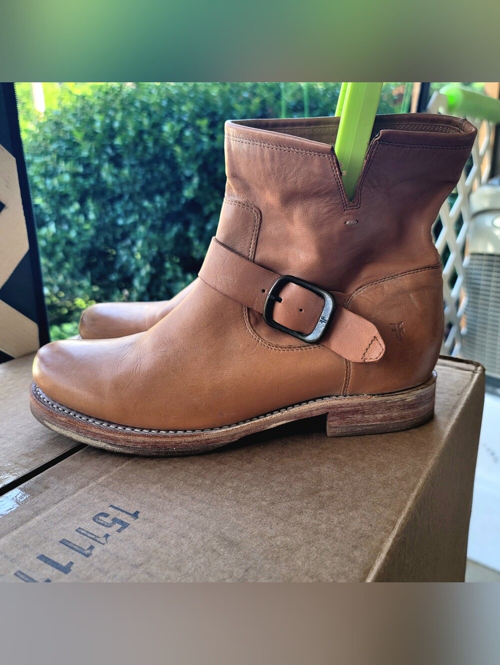 NWOT. Frye Women's Veronica Flex Tan Leather Booties. Size 8 - Picture 2 of 12